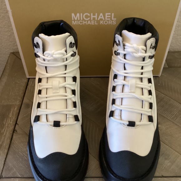 MICHAEL MICHAEL KORS Women's Dupree Ankle Hiker Booties, size 7.5 - Picture 13 of 13